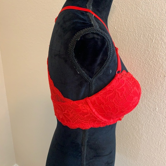 Victoria’s Secret Bra, red lace high back. - Picture 3 of 12